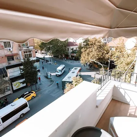 Barrikada Str Modern App - The Nest Appartement