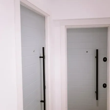 Barrikada Str Modern App - The Nest Apartment